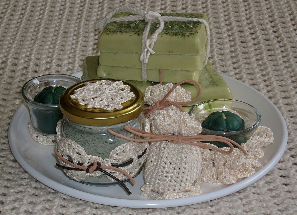 A spa-style gift set with natural bath and wellness products
